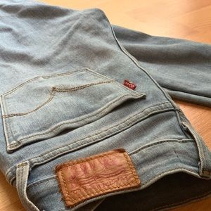 Levi’s 721 Light Wash Skinny Jeans
